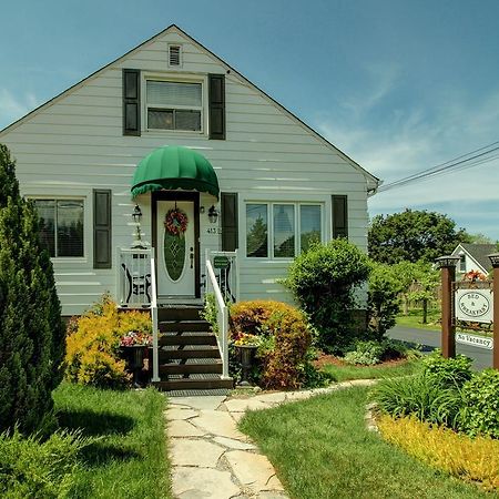Williams Gate Bed & Breakfast Private Suites Niagara-on-the-Lake Exterior photo