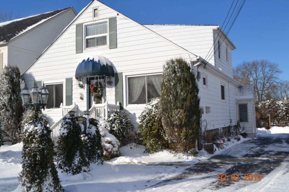 Williams Gate Bed & Breakfast Private Suites Niagara-on-the-Lake Exterior photo