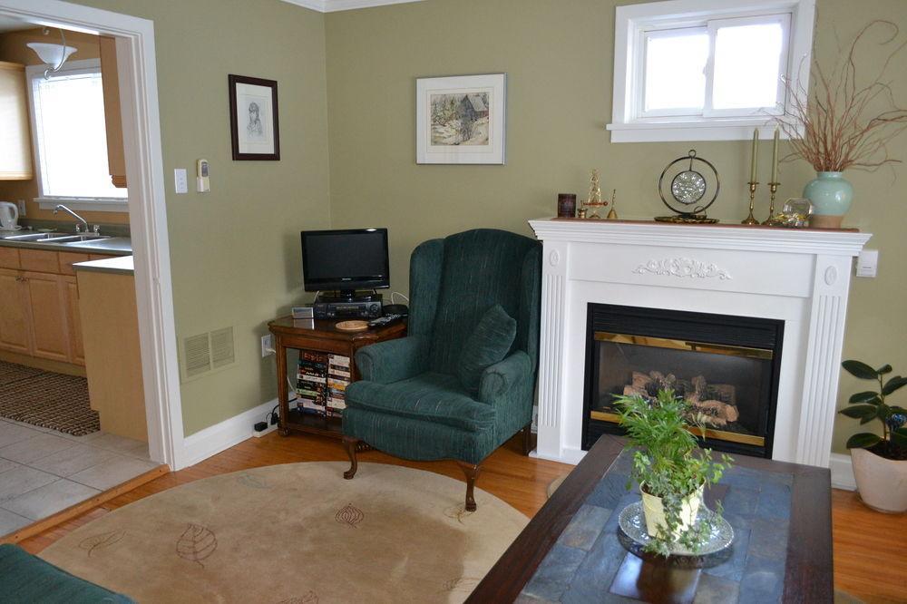 Williams Gate Bed & Breakfast Private Suites Niagara-on-the-Lake Exterior photo