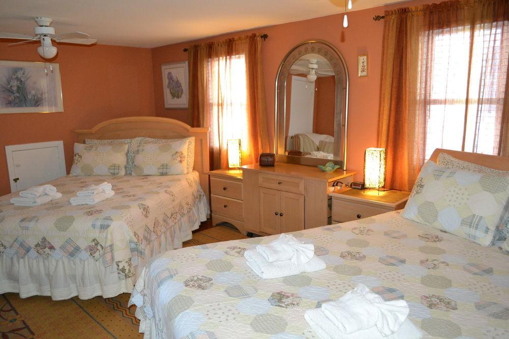 Williams Gate Bed & Breakfast Private Suites Niagara-on-the-Lake Exterior photo