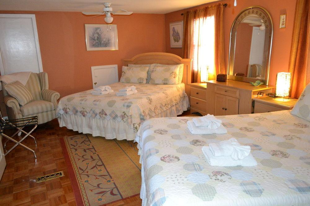 Williams Gate Bed & Breakfast Private Suites Niagara-on-the-Lake Exterior photo