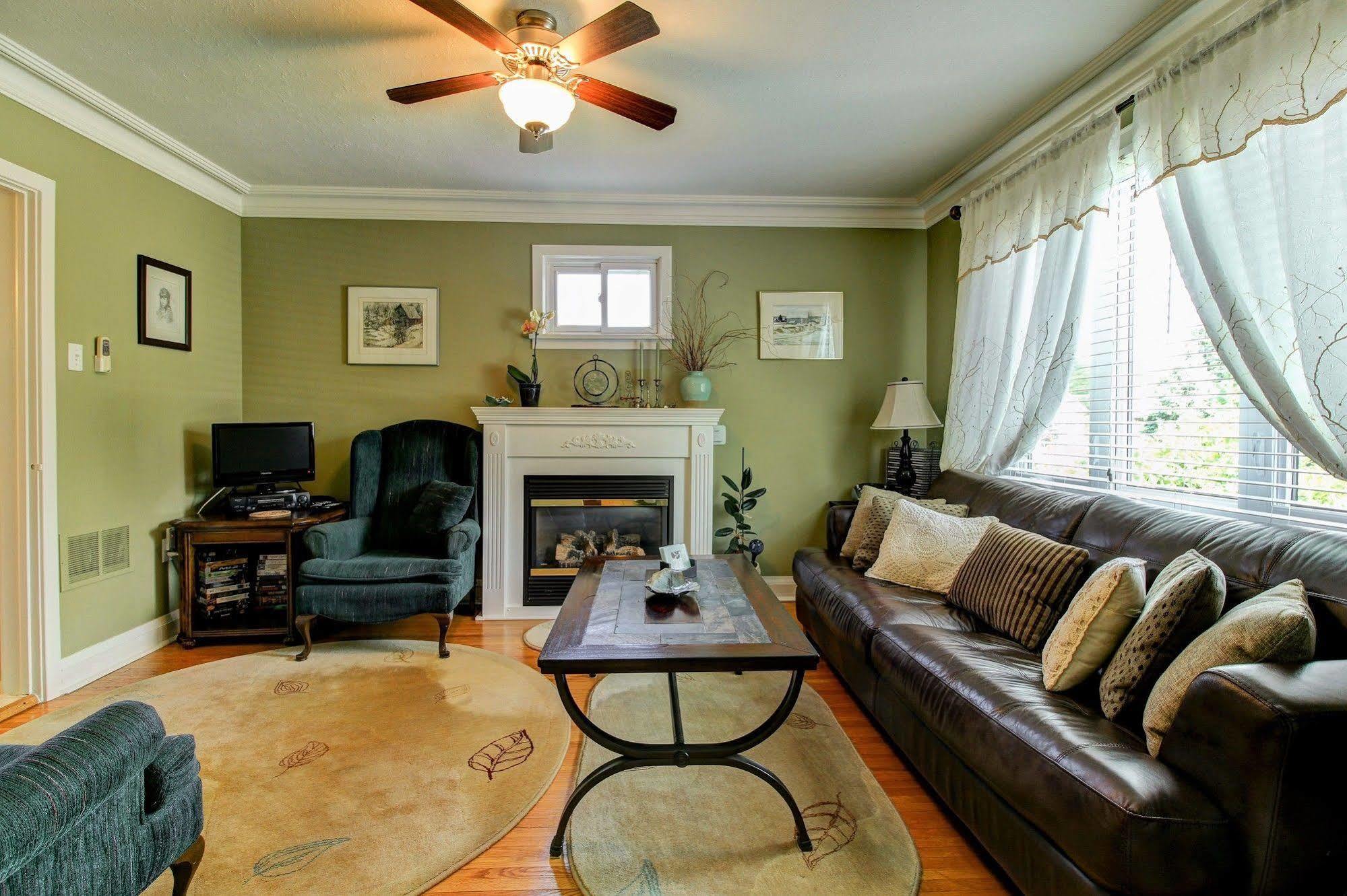Williams Gate Bed & Breakfast Private Suites Niagara-on-the-Lake Exterior photo