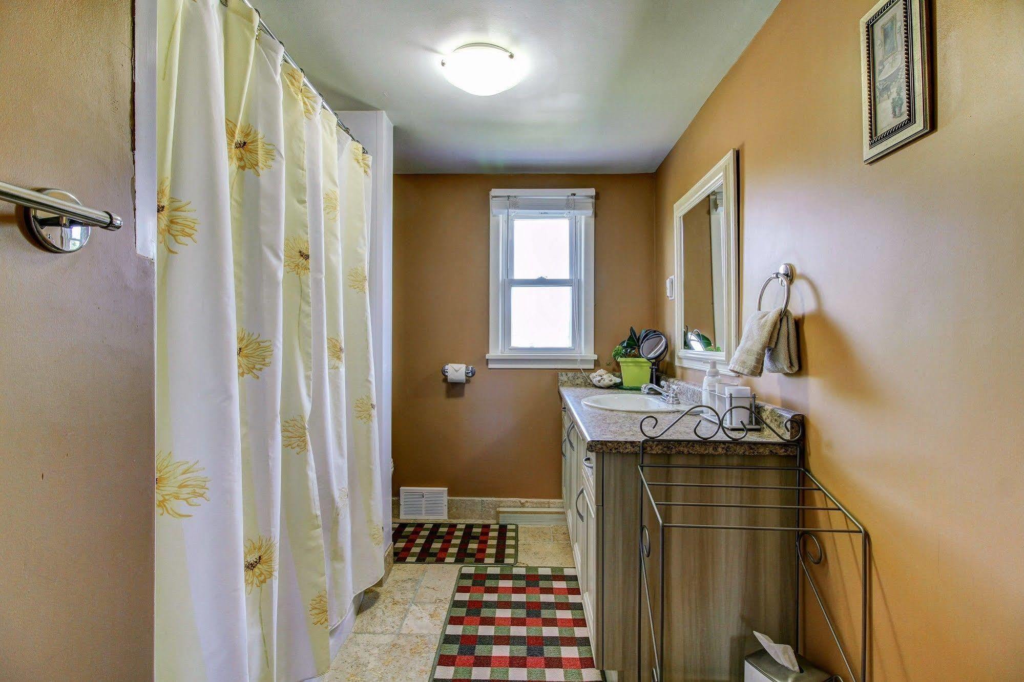 Williams Gate Bed & Breakfast Private Suites Niagara-on-the-Lake Exterior photo