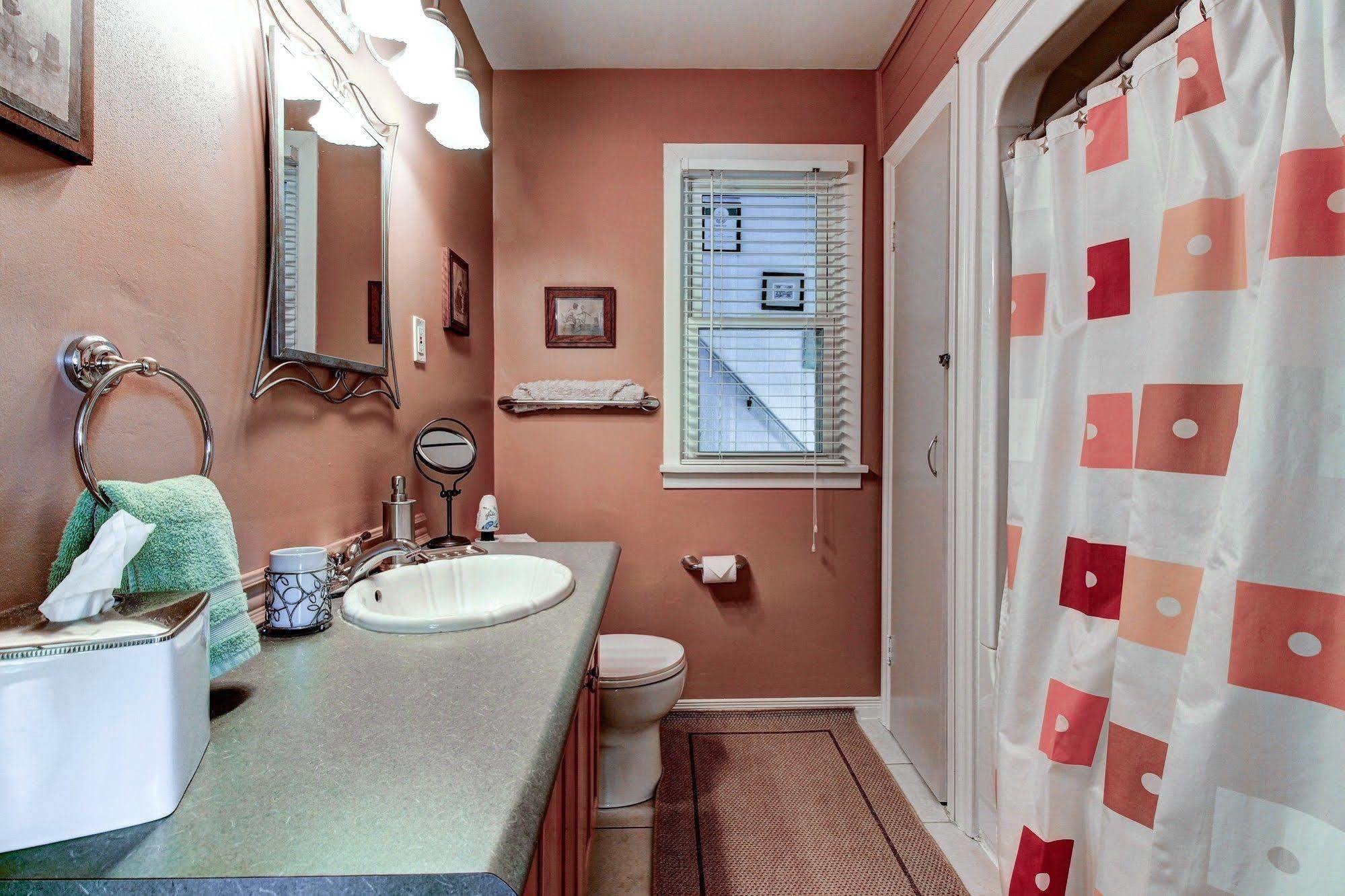 Williams Gate Bed & Breakfast Private Suites Niagara-on-the-Lake Exterior photo