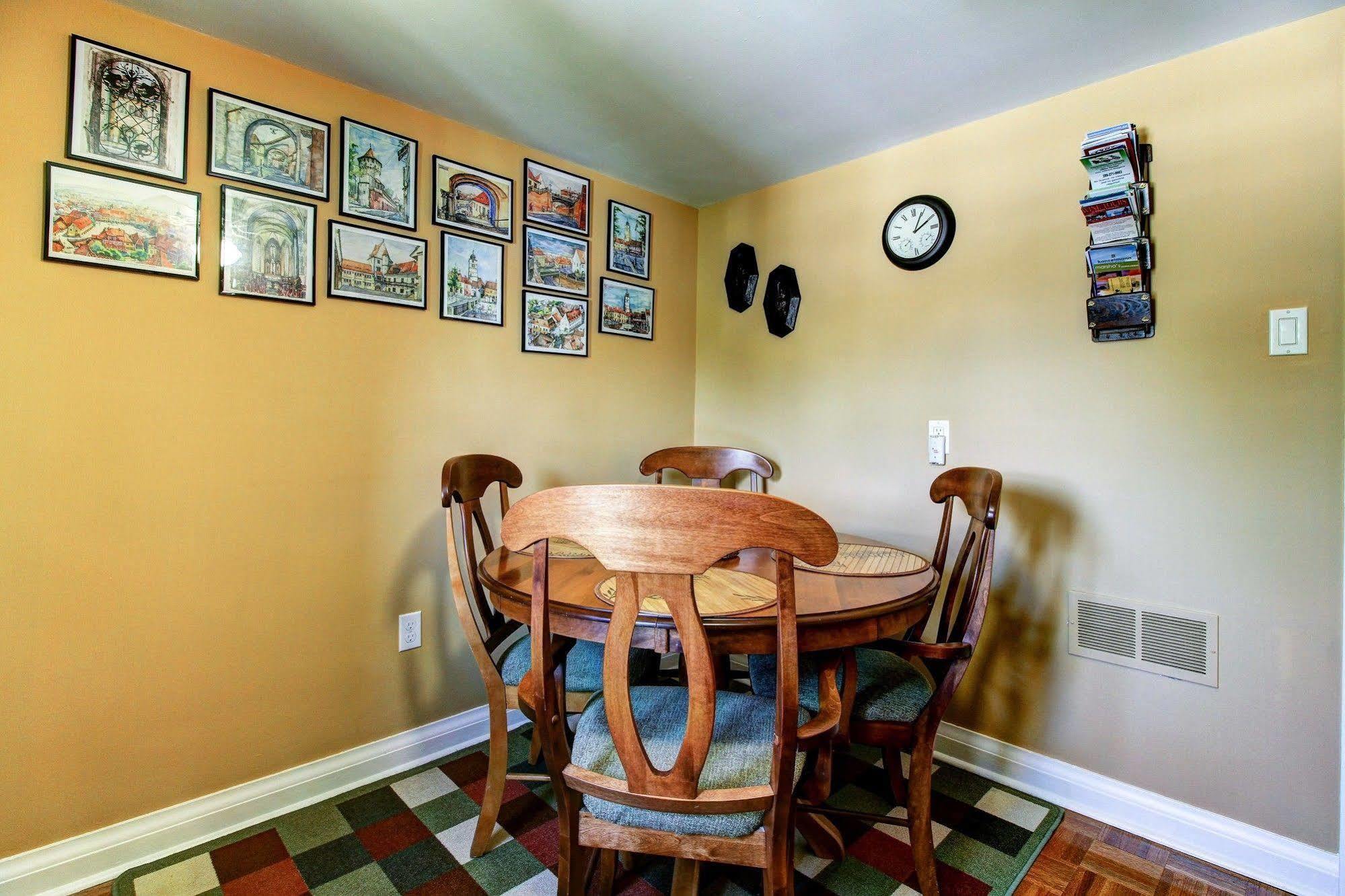Williams Gate Bed & Breakfast Private Suites Niagara-on-the-Lake Exterior photo